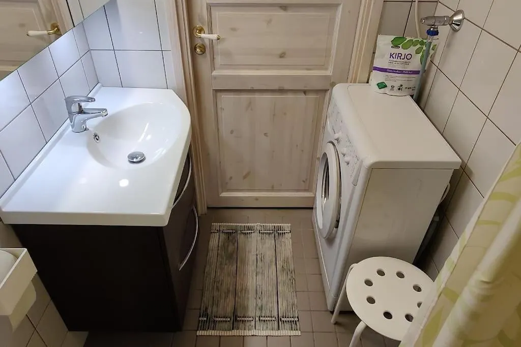 Spacious Ground-Floor Apartment In Etu-Toeoeloe Helsinki Finland