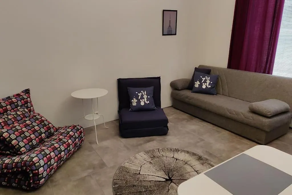 Spacious Ground-Floor Apartment In Etu-Toeoeloe Helsinki