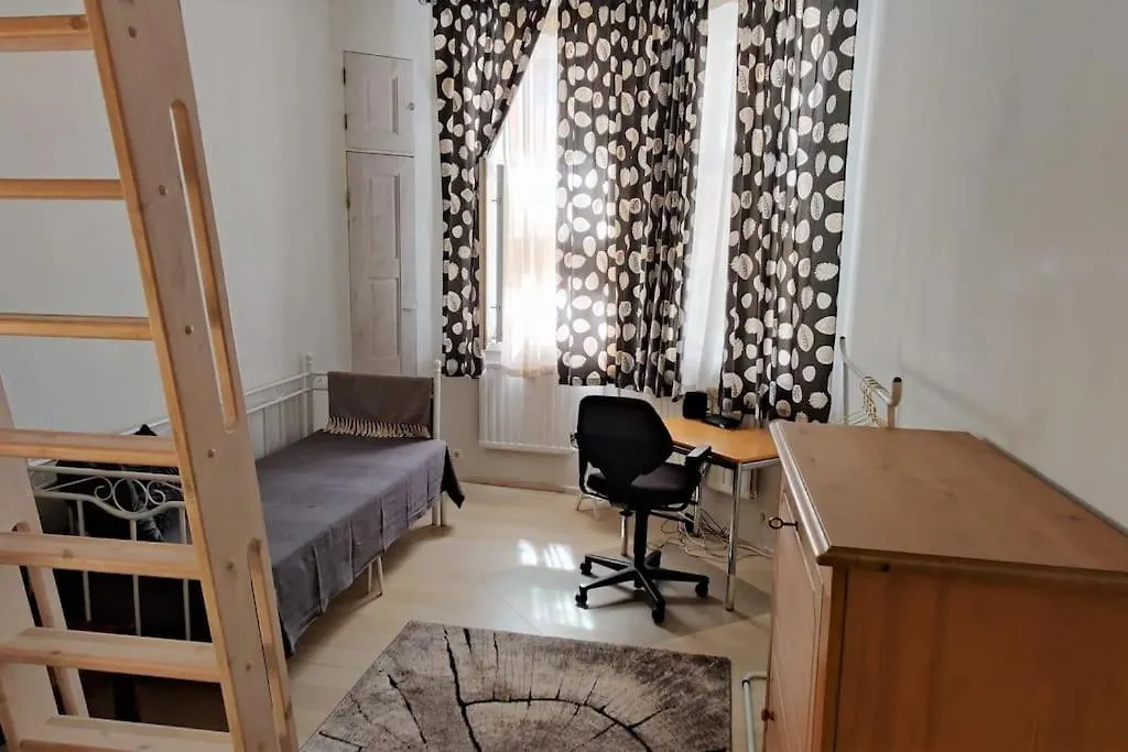 Spacious Ground-Floor Apartment In Etu-Toeoeloe contacts